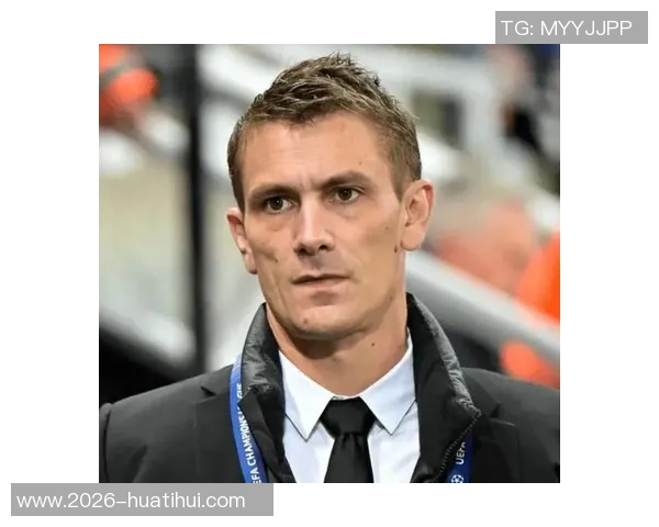 坎波斯荣获最佳足球管理者奖坚定信心带领巴黎迈向新征程 坎波斯荣获最佳足球管理者奖坚定信心带领巴黎迈向新征程