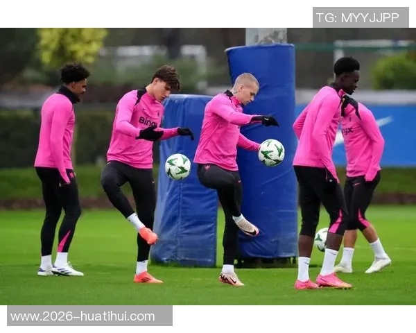 斯特拉斯堡球迷愤怒抗议母公司将球队当作切尔西二队的悲惨现状 斯特拉斯堡球迷愤怒抗议母公司将球队当作切尔西二队的悲惨现状